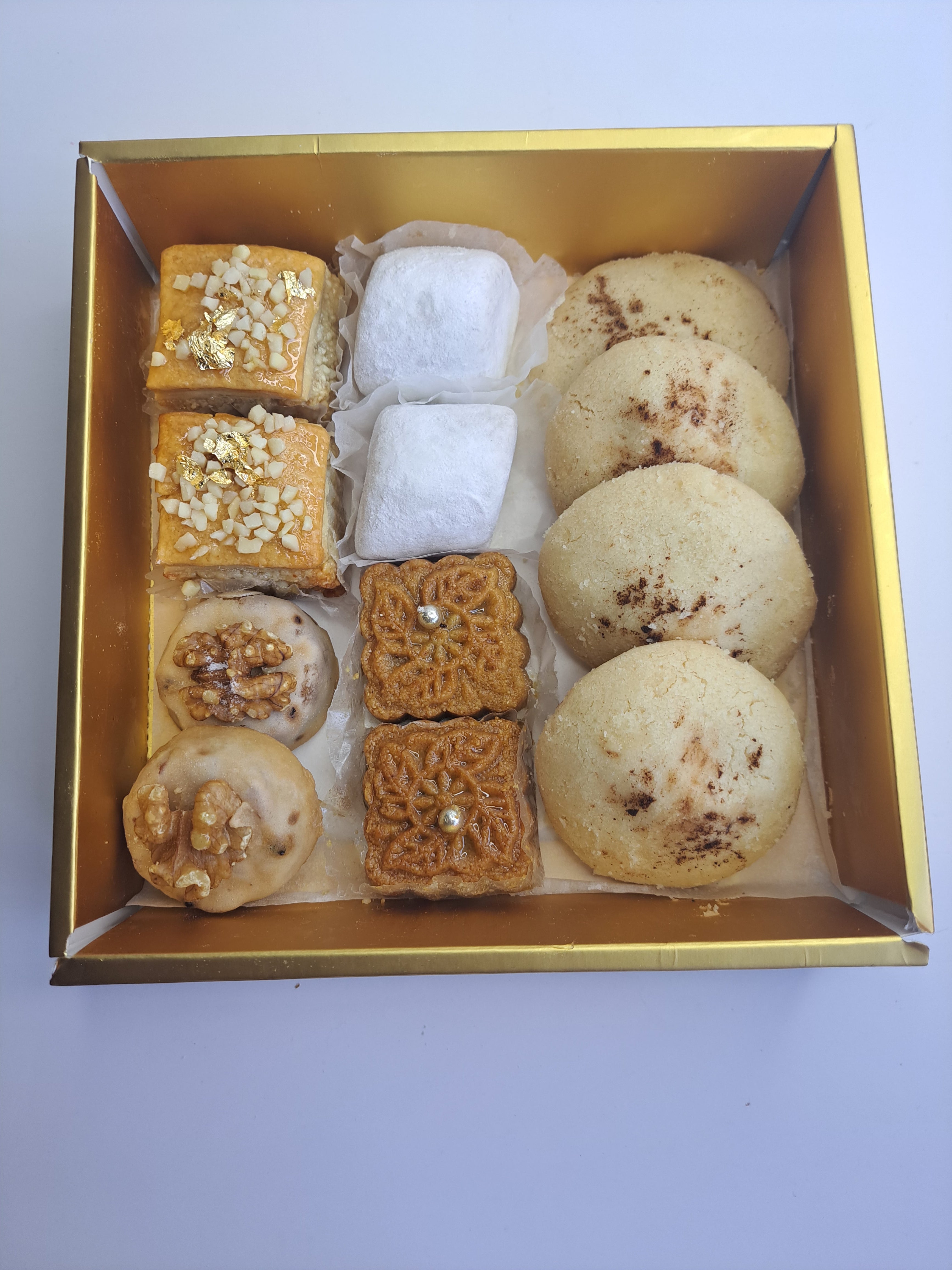 Coffret Authentique – Assortiment 12 Pâtisseries Algériennes